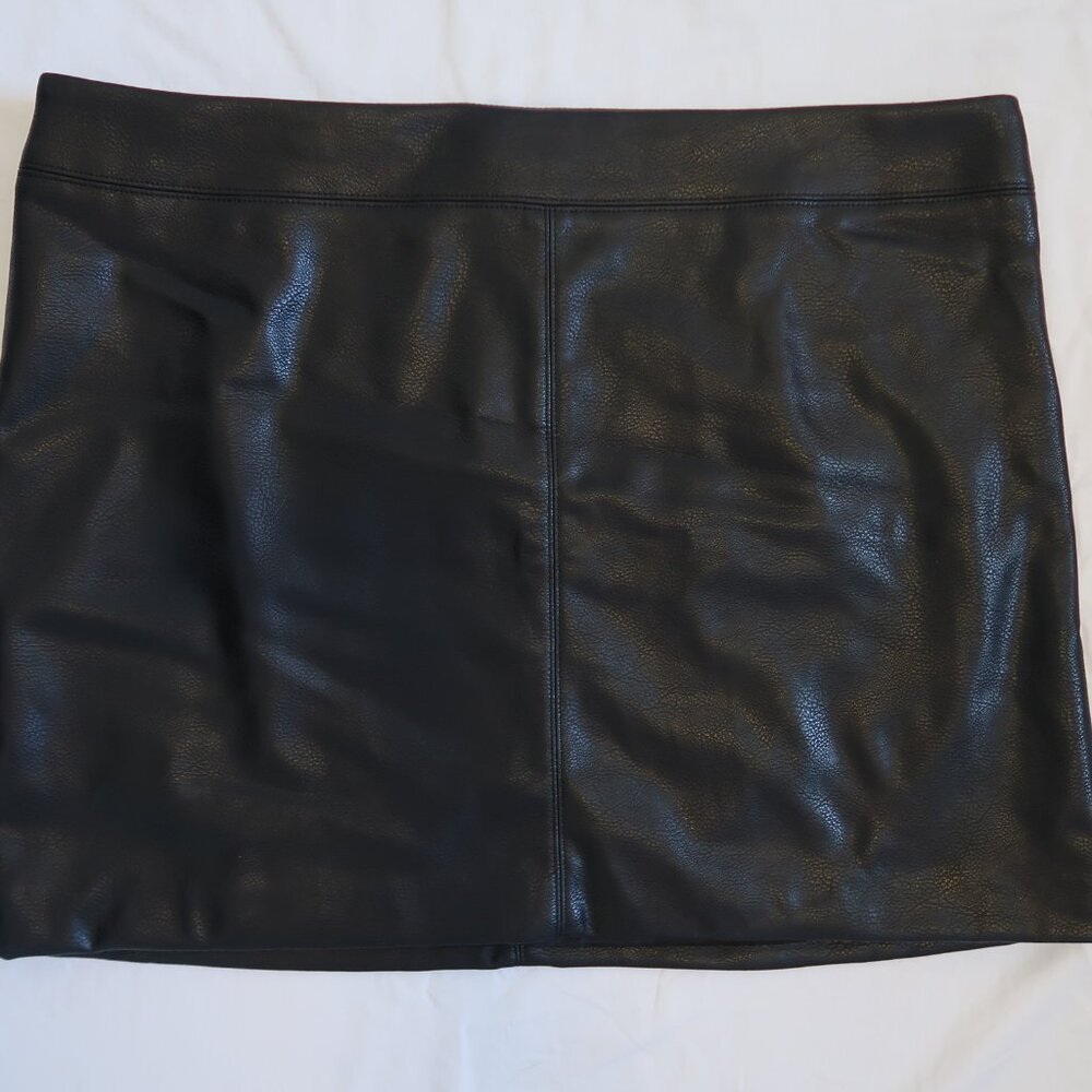 H&M Divided Faux/Vegan Leather Skirt